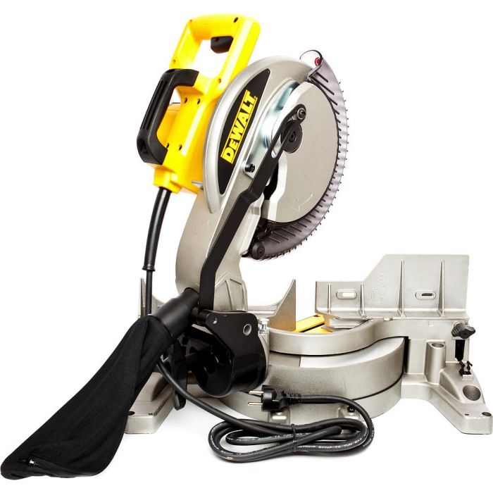 Торцовочная пила DeWalt DW713
