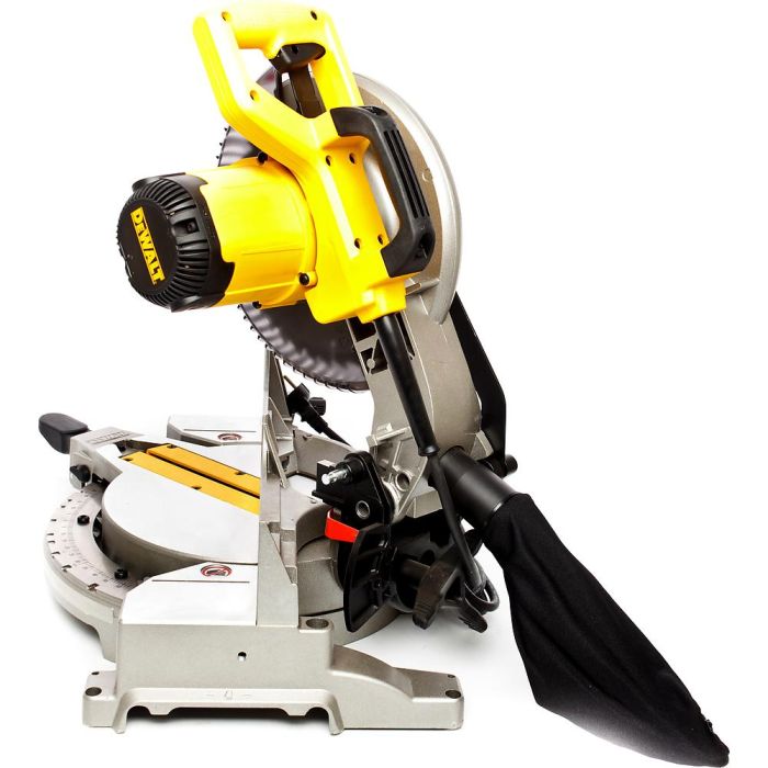 Торцовочная пила DeWalt DW713