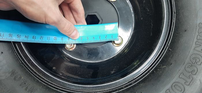 Колеса пневматические с крепежом REDVERG 19х7-8" 2шт (860571)