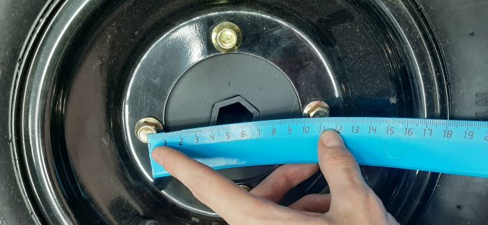 Колеса пневматические с крепежом REDVERG 19х7-8" 2шт (860571)